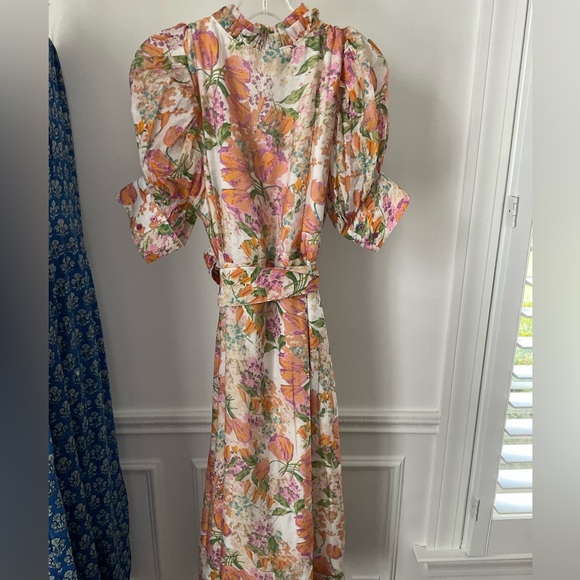 Buru puff sleeve day gown - Picture 3 of 3